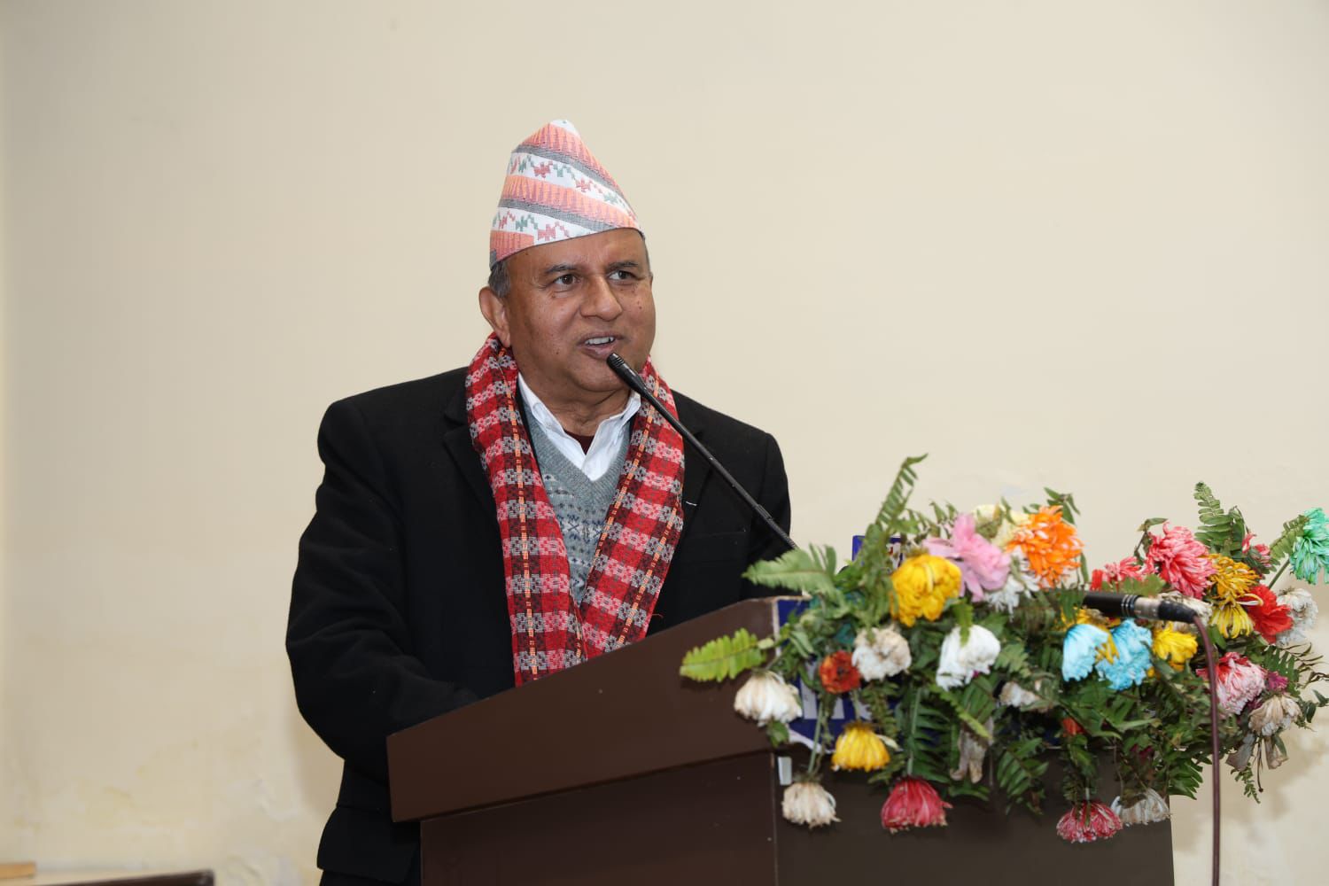 ‘ढोका खोले सबैभन्दा पहिला माधव नेपाल आफै एमालेमा छिर्छन’ :  महासचिव पोखरेल 