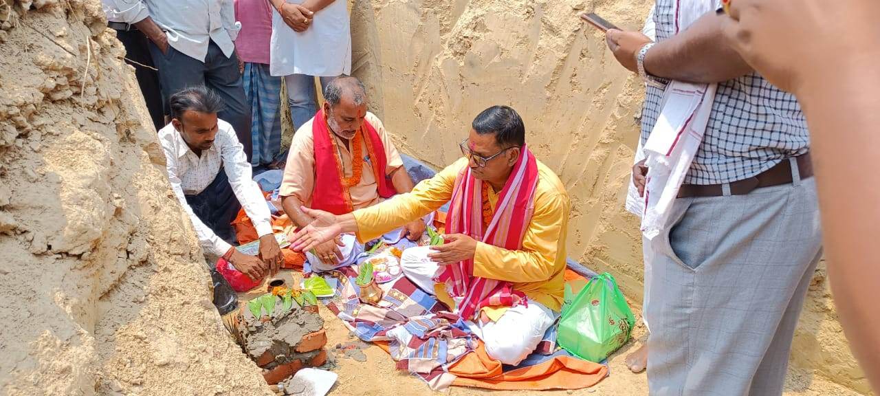 प्रदेश सांसद् क्षेत्रीले गरे विद्यालय भवनको शिलान्यास ।