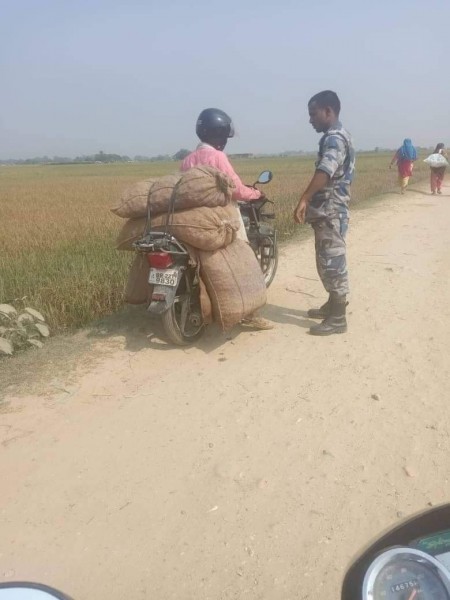 भारतसंग सिमा जोडिएका नाकाहारुबाट प्रहरीकै सलग्नतामा तस्करि ।