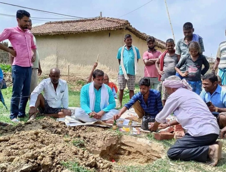 जगरनाथपुर ६ मा वडाअध्यक्ष कुर्मीले गरे धर्मशालाको शिलान्यास