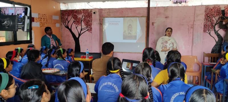 सुरक्षित महिनावारी सम्बन्धी सचेतना कार्यक्रम सम्पन्न ।