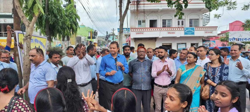 राष्ट्रिय बाल दिवसको अवसर मा आज बिरगंज महानगर को आयोजना मा बिभिन्न कार्यक्रम आयोजना गरी मनाइदै