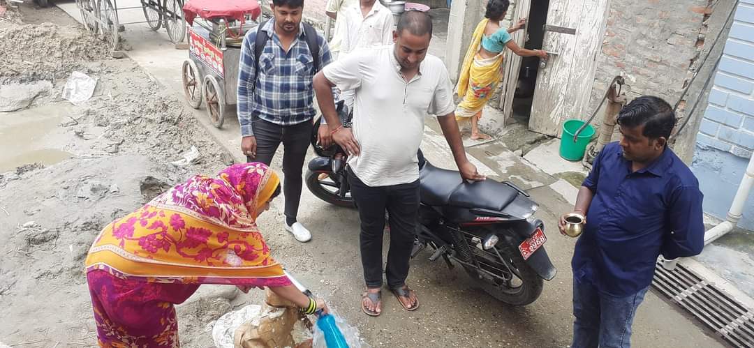 वीरगन्ज वडा नं १० का अध्यक्ष  कानुद्वारा बोरिङ जडान