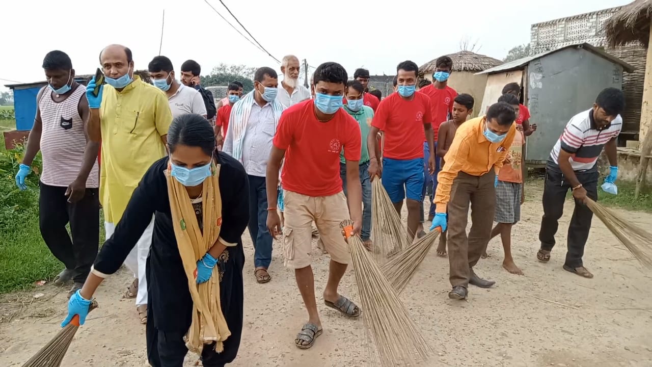 जय माँ दुर्गा भवानी पूजा समितिद्वारा सरसफाइ कार्यक्रम सम्पन्न।