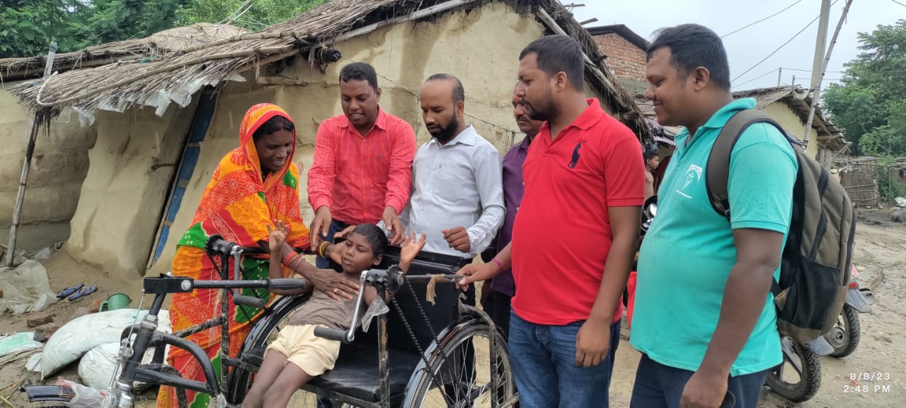 भोजपुरी टाईम्स दैनिकको वार्षिकोत्सवमा बाराका दलित रामलाई ह्विल चेयर प्रदान