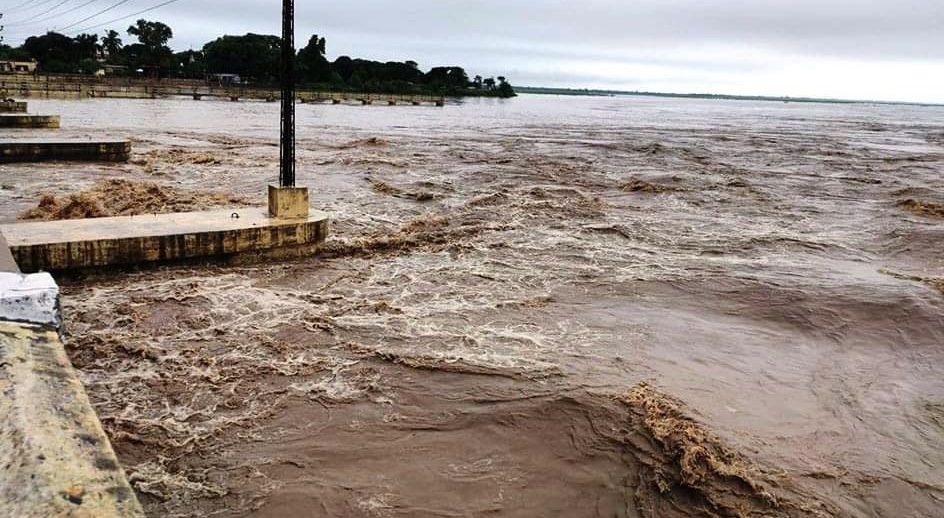 पानीको बहाव बढेपछि सप्तकोशीका सबै ५६ वटा ढोका खोलिए