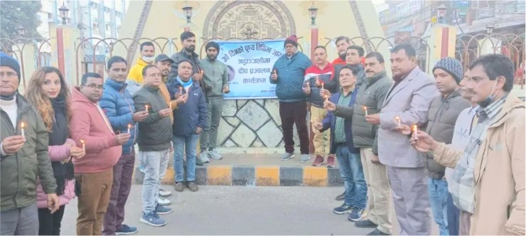 स्वर्गीय पत्रकार त्रिभुवनको १३ औ दिनको पुण्यतिथिमा दिप प्रजवलन 