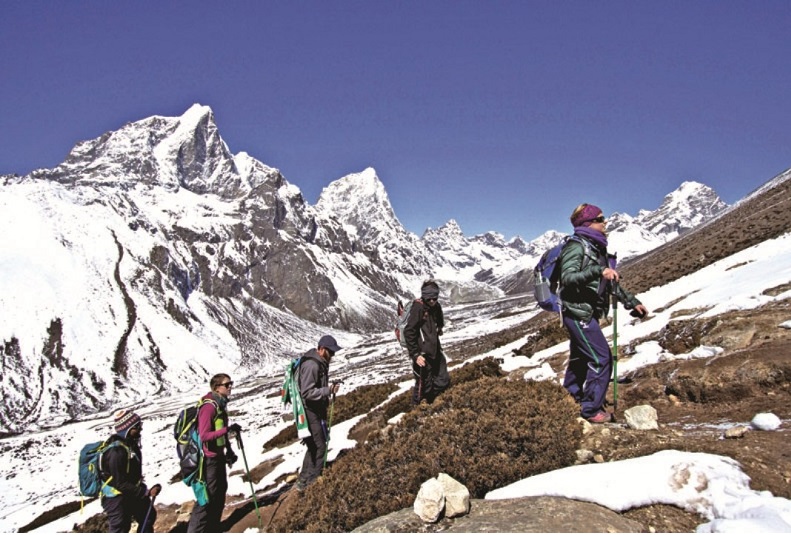 यसवर्षको सरद ऋतुमा छ सय २५ जना पर्यटकले नेपालका हिमाल चढे